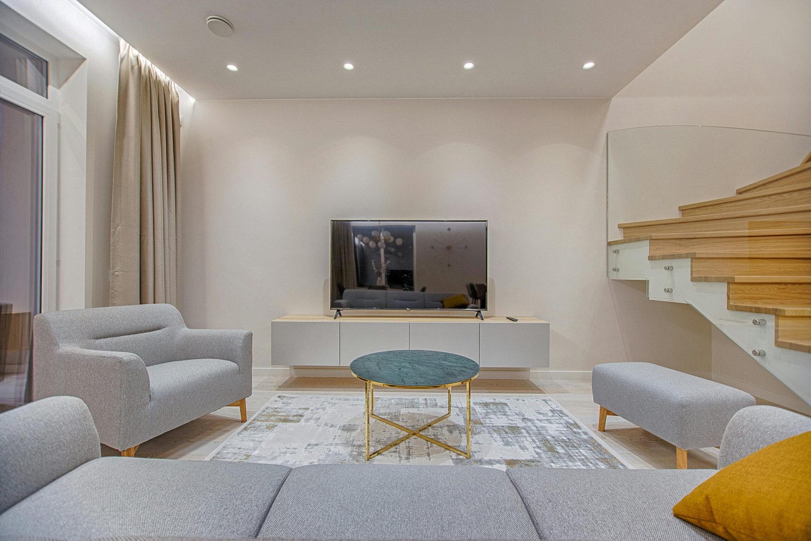 The Best Coffee Table for You: Function Meets Style